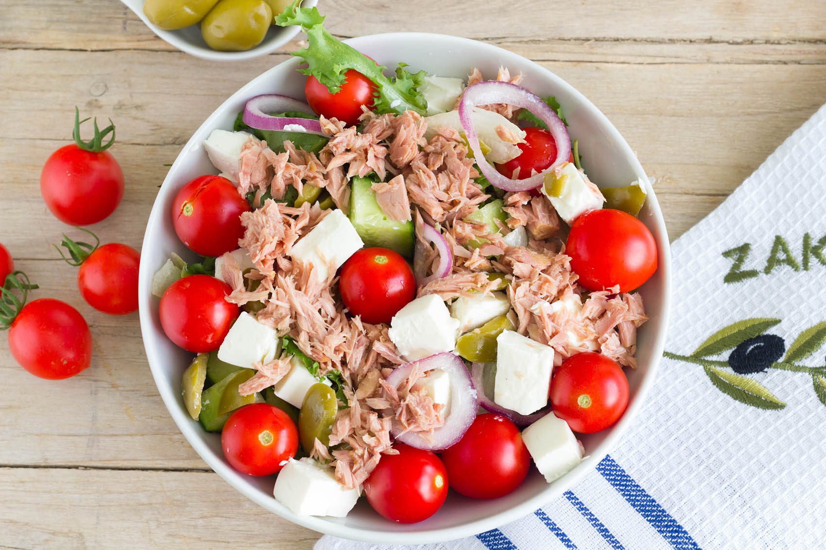 griechischer-salat-feta-thunfisch